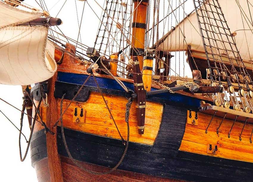 El HMS Endeavour de OCCRE