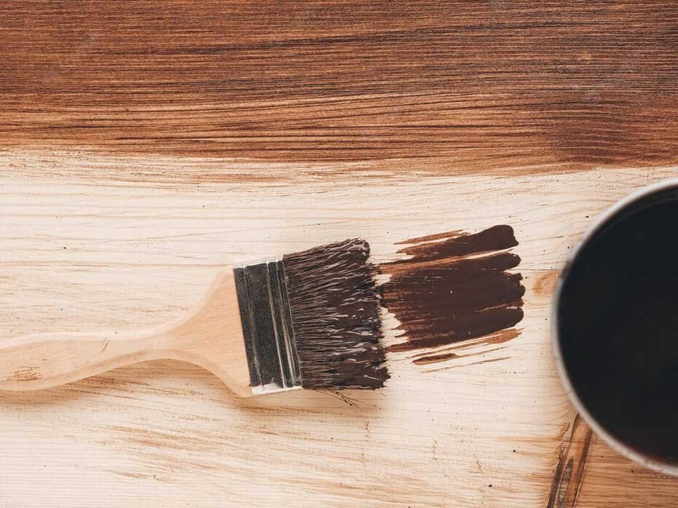 Tintes y barnices para madera
